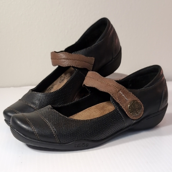 Taos Footwear Shoes - Taos Footwear Mary Jane Flats Black with Brown Strap Size 7.5